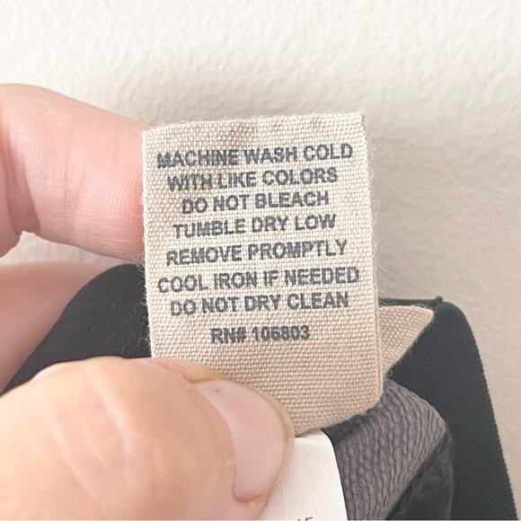 Duluth Company Flat Front Ankle Pants Women’s size 18 Short gray - Picture 8 of 9